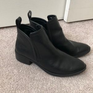 Simple black ankle booties.
